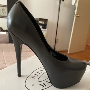 Steve Madden platform stiletto pump